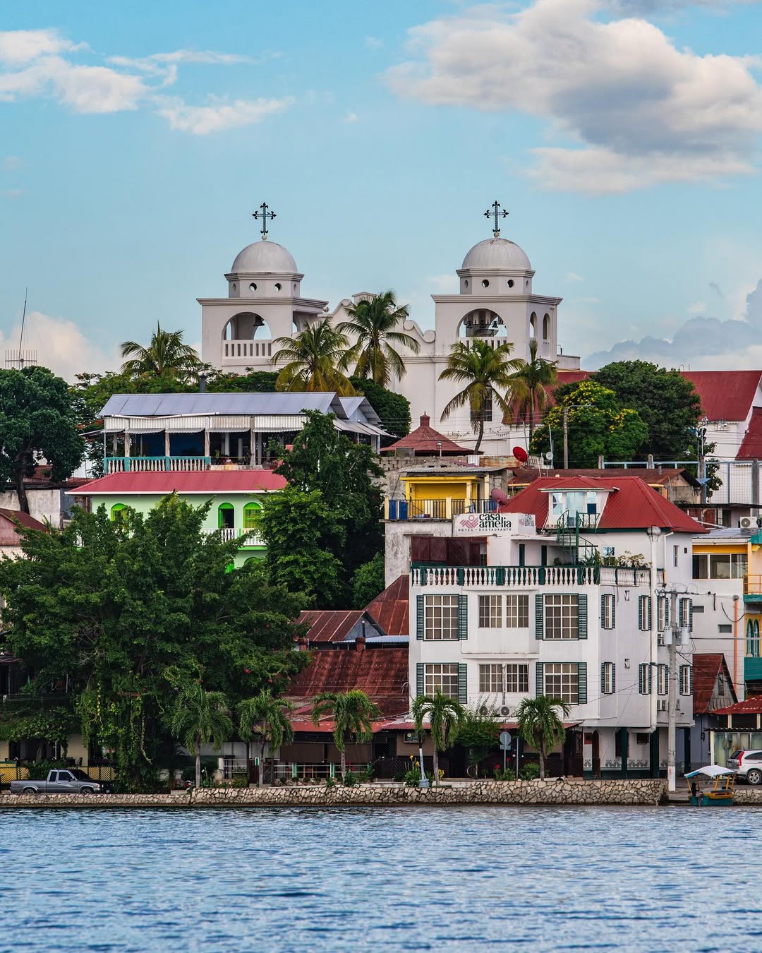isla casa amelia
